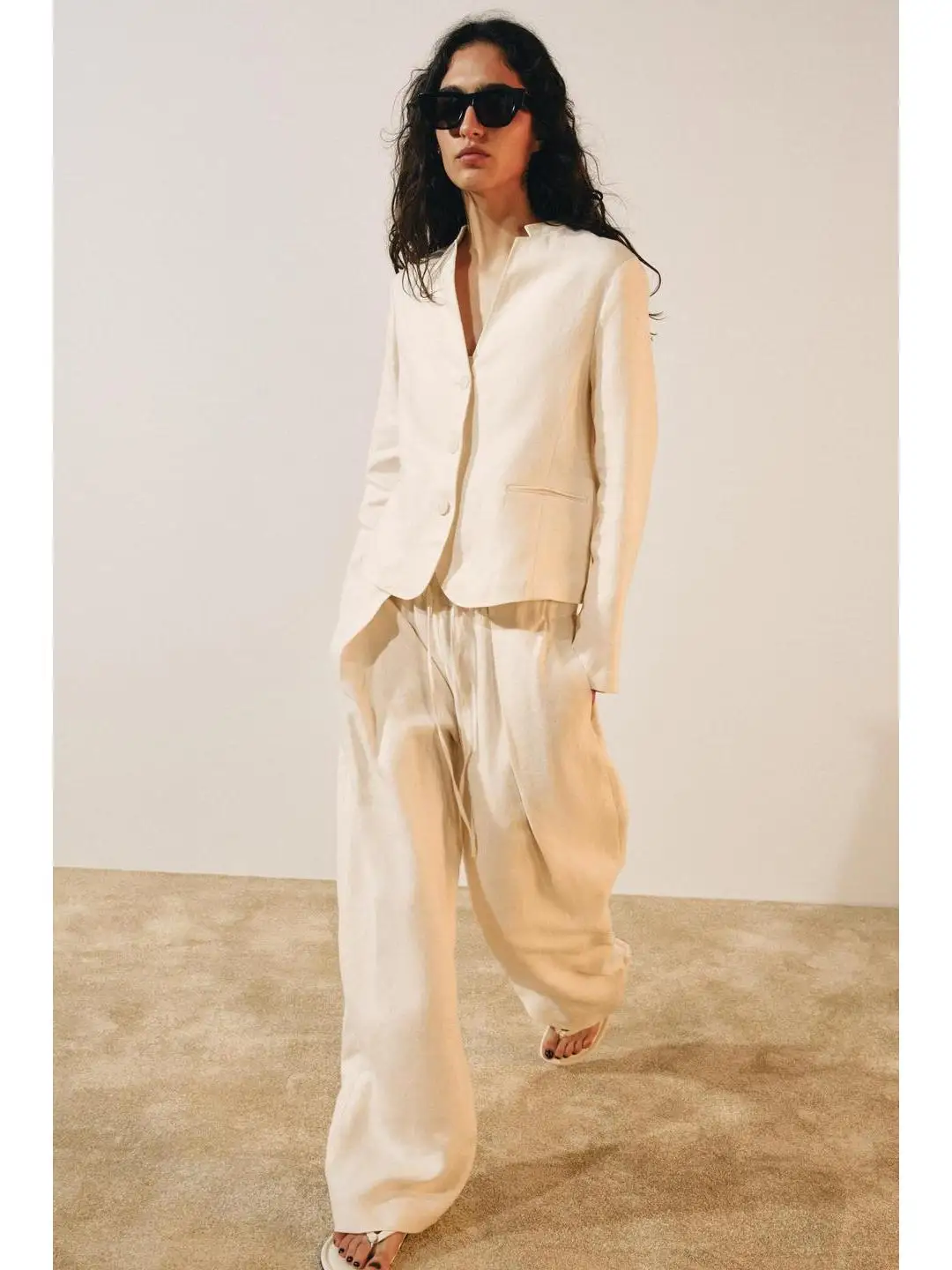 Summer 26 Long Sleeve round Neck Suit Jacket with Side Pocket Decoration Women's Business Wear Polyester Fiber Three Button Cuff