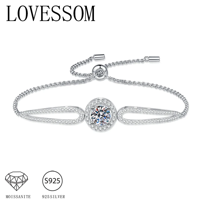 

A new stylish design gift for women and men, featuring a 1-carat round 925 silver moissanite.
