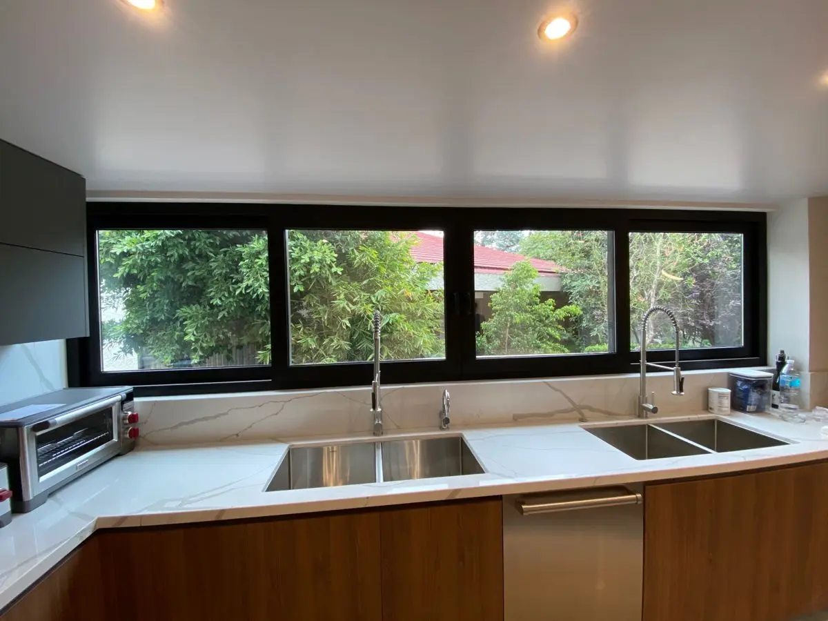 Double Hung Windproof Sliding Window with Low-e Glass and Noise Reduction Function Windows for Apartment Custom Size and Color