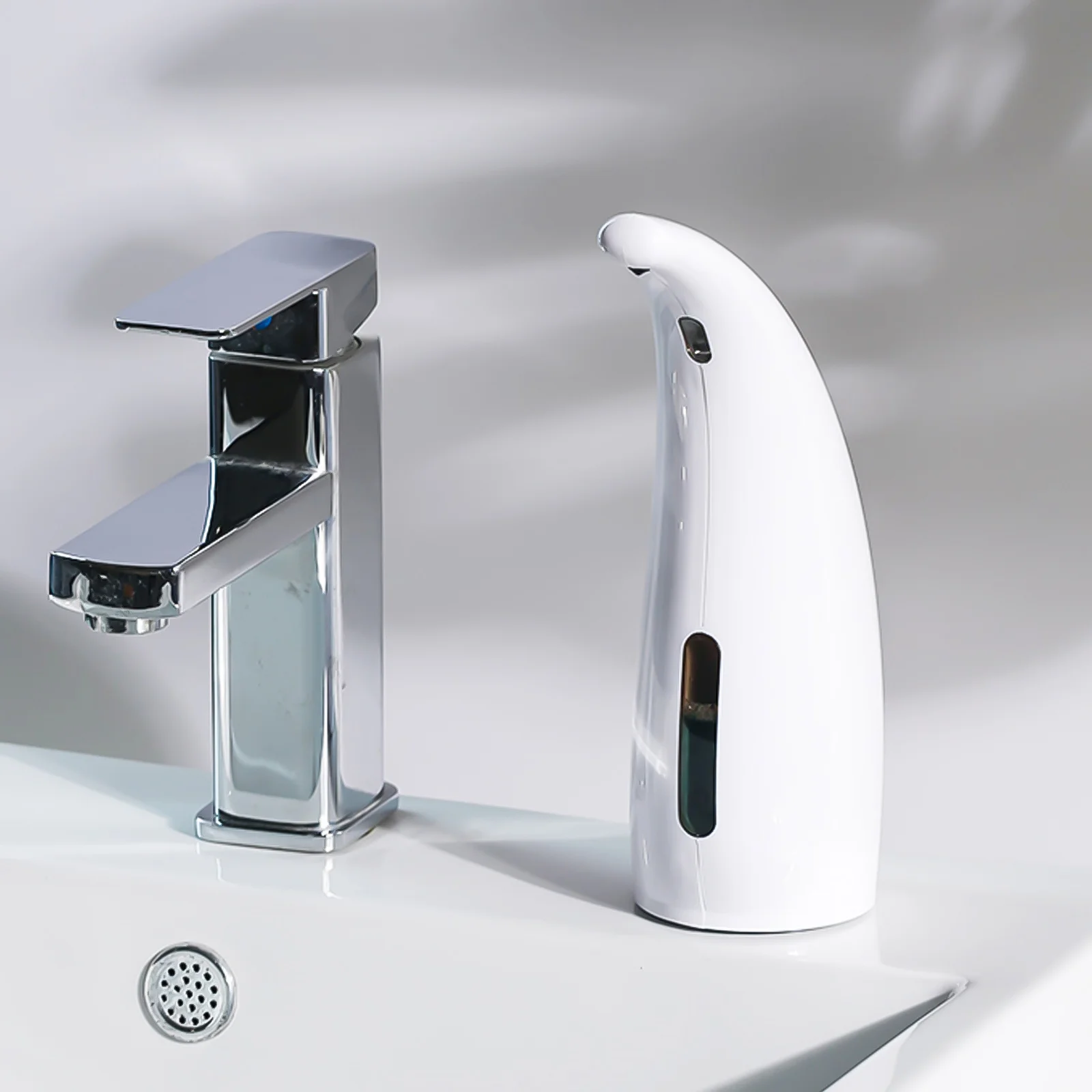 

White Touchless Automatic ABS Soap Dispenser Motion Sensor Hand Free Liquid Soap Dispenser for Kitchen Bathroom Home Use 1Ml