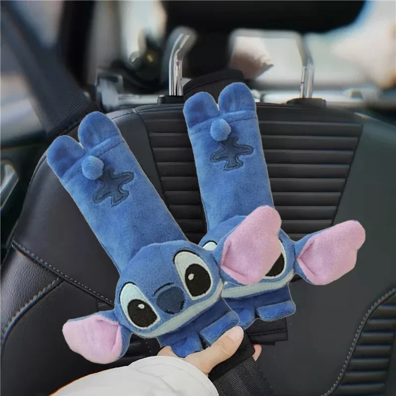 Disney Stitch pas bezpieczeństwa ozdobiony Anime ochraniacz na ramię samochodu dziewczyna kreskówka pluszowa poszewka na poduszkę na prezent świąteczny