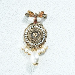 ICEY Vintage Gold Enamel Bee Rhinestones Flower Wreath Pearl Tassel Brooch  New year gift