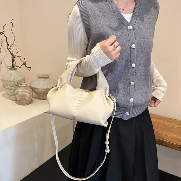 

Daily Commute Women Crossbody Bag Minimalist Crescent Shape Vintage PU Leather Versatile Handheld Bag