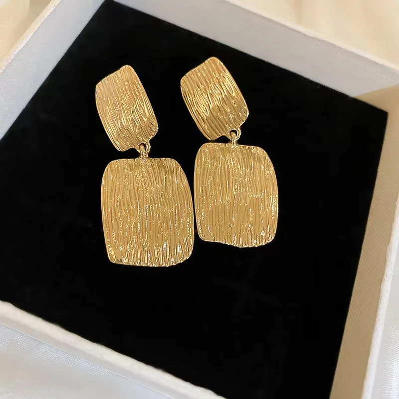 أقراط معدنية مرصعة بالأعلى للنساء ، إبرة من الفضة ، مربعة ، راقية ، فاخرة ، خفيفة ، عصرية