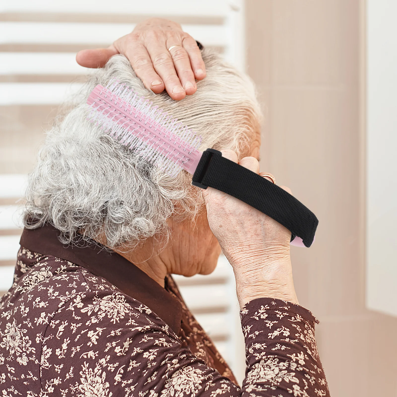 

Elderly Assistive Hair Comb Comfortable Round Styling Brush Easy Hold Disabled Seniors Daily Use Durable Nylon Plastic