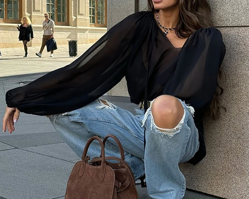 تصميم الشخصية: بلوزة سوداء برباط 2025 بلوزة جديدة متعددة الاستخدامات وأنيقة بأكمام راجلان