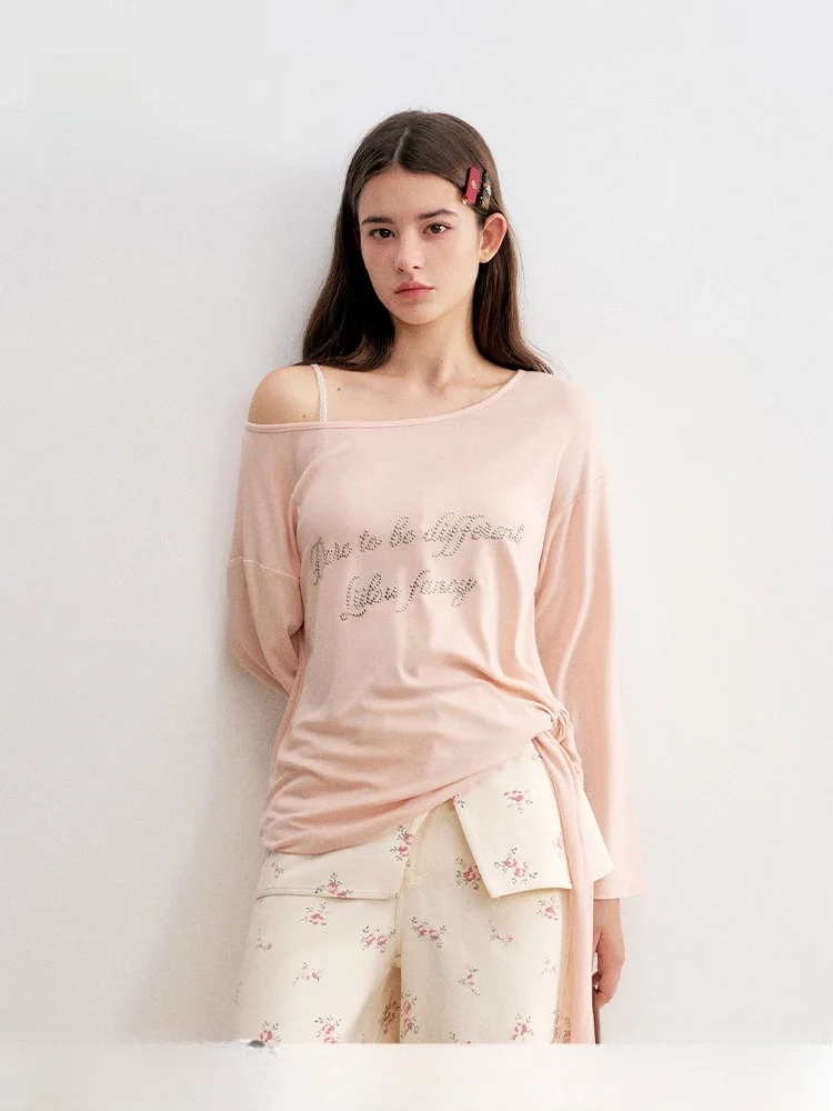 

Женский топ Lii.Liilou: повседневный, свободный, длинный, с декором из страз, креативным узором и асимметричным вырезом на плече, комфортный для отдыха