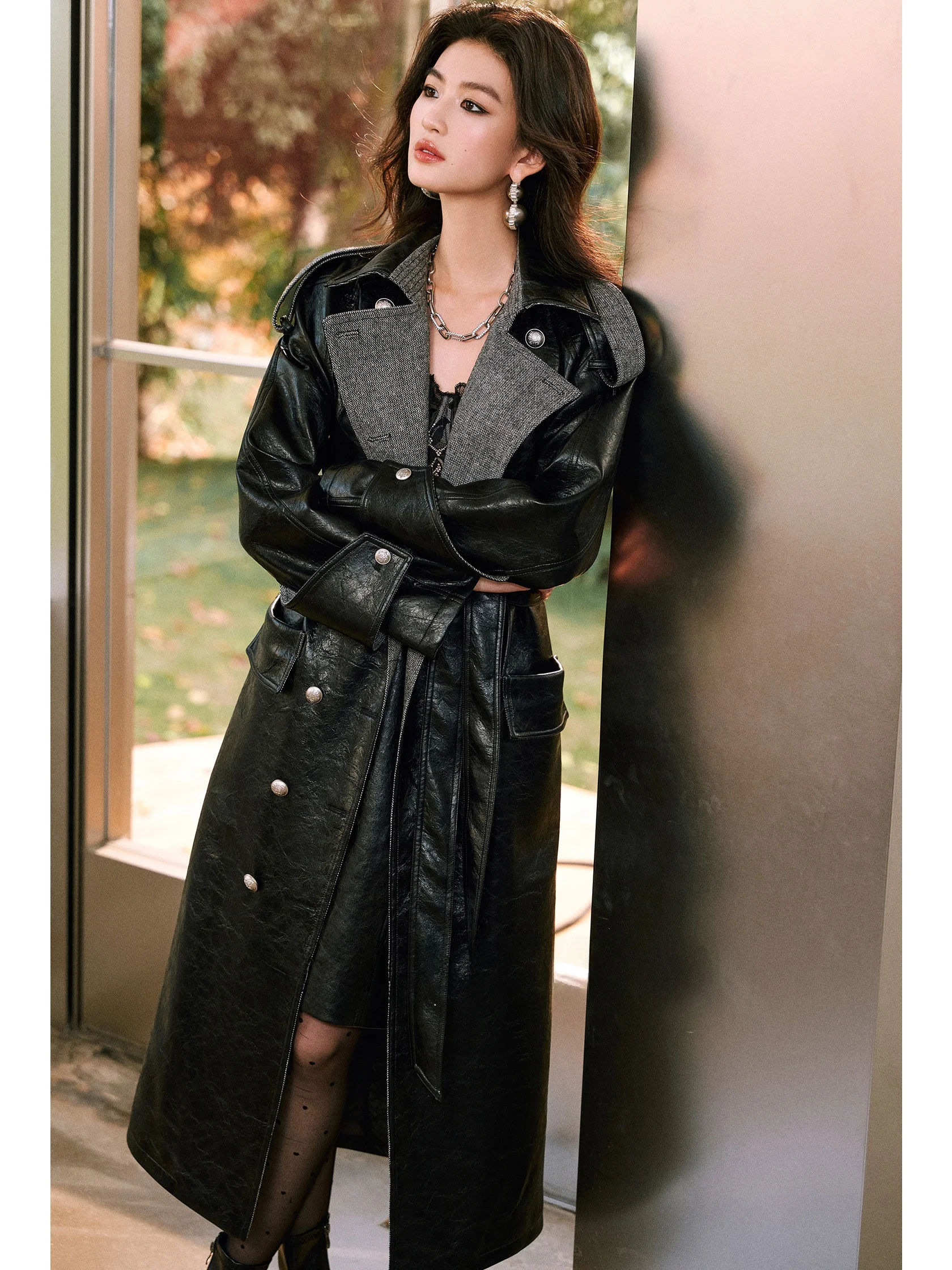 WANGXO ヴィンテージ風 エコレザー チェック柄 ウールコットン裏地付き ロングコート ダブルブレストカラー ジャケット カジュアルスタイル 若者向けファッション