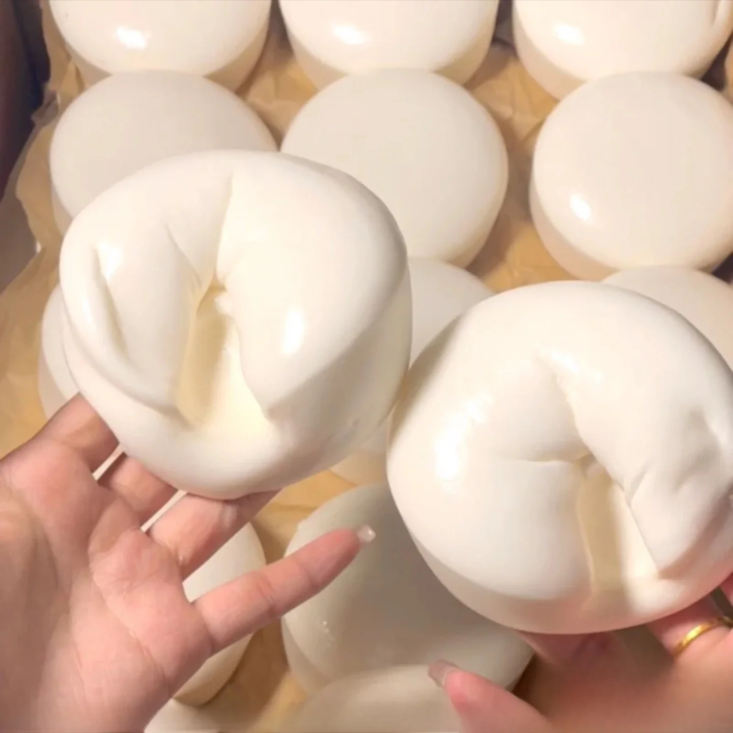 Mochi Taba Squshy Мягкий липкий присоска для пальцев Белый йогуртовый торт Пушистый хлеб Медленный отскок Пластиковый круглый молочный блок Шаутона Подарок