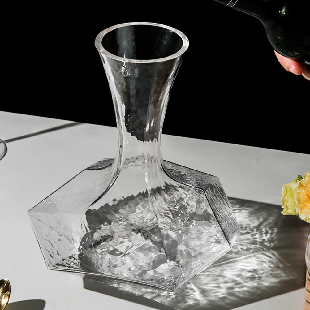 

Glass Wine Decanter Simple Elegant Geometric Shape High Quality Material for Wine Storage and Decoration Inclined Mouth Decanter