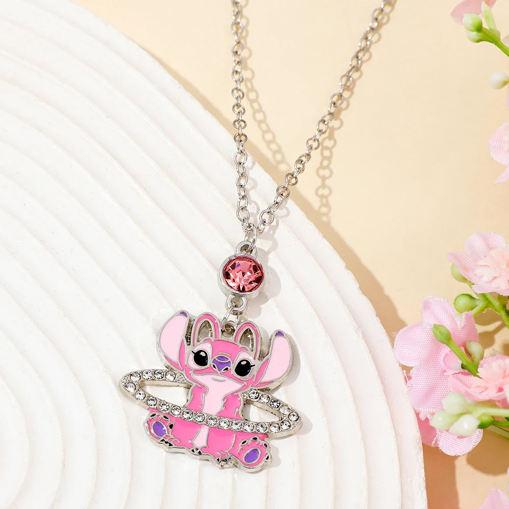 かわいいディズニーエンジェルファッションエナメルペンダントチャーム漫画アニメフィギュアかわいいアクセサリー女性と女の子のためのおもちゃギフト