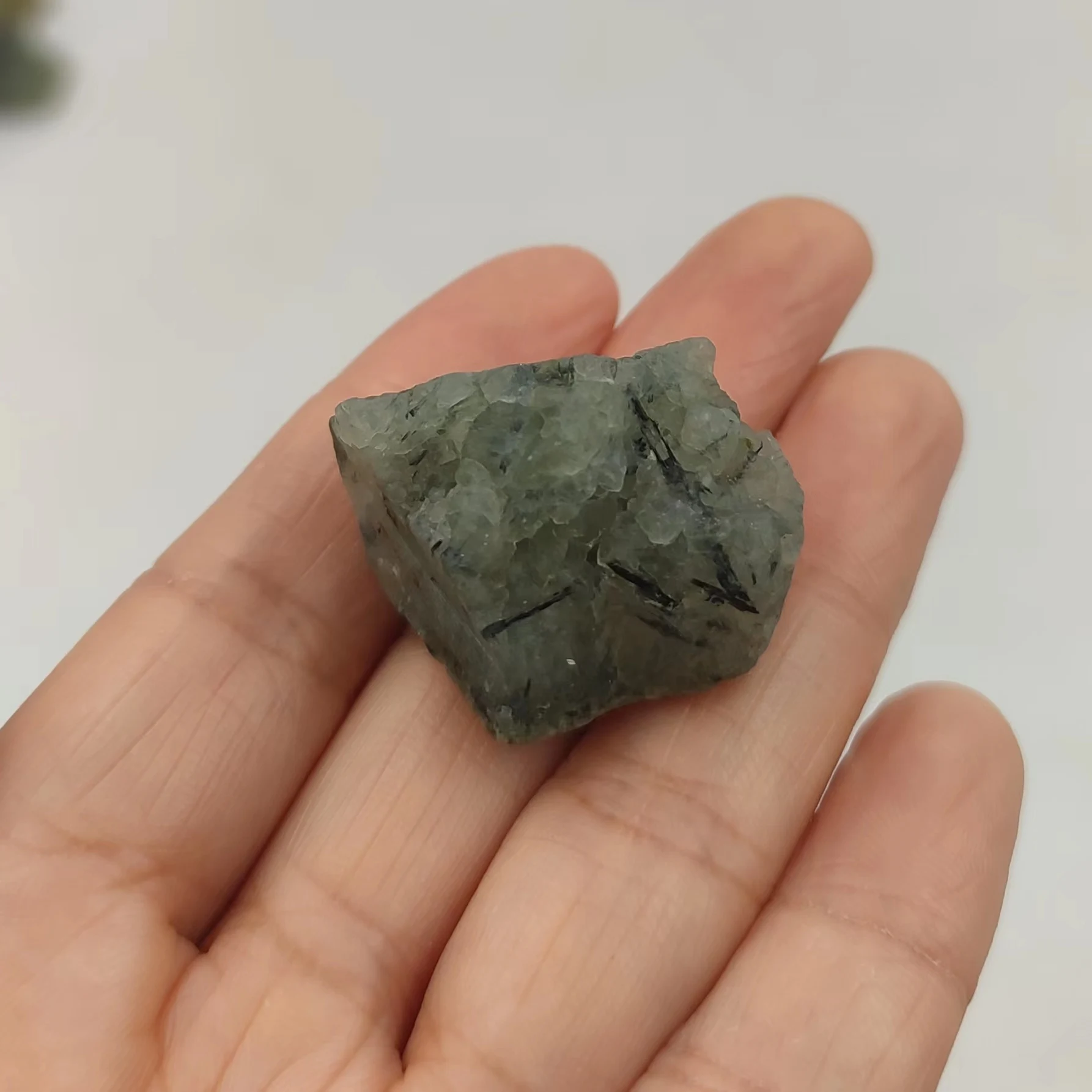 1pc Random Natural Prehnite Raw Stones Rough Green Grape Quartz Crystal Healing Gemstone Mineral Specimen Home Decoration