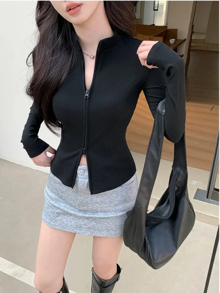 Women's cardigan sweater, with ribbed stand-up collar, zipper closure, fitted style, short-sleeved long dress shirt