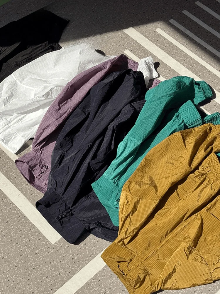 เสื้อแจ็คเก็ตกันลมสำหรับผู้ชาย ผ้าบาง ระบายอากาศได้ดี เหมาะสำหรับกิจกรรมกลางแจ้ง แห้งเร็ว กันน้ำ ป้องกันแสงแดด แฟชั่น