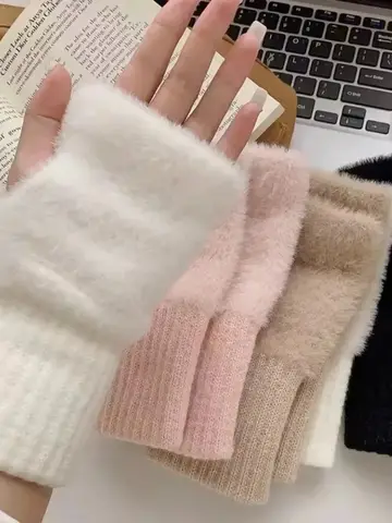 Fashionable Half Finger Gloves Suitable for Women's Soft and Warm Winter Luxurious Solid Color Plush Knitted Fingerless Gloves