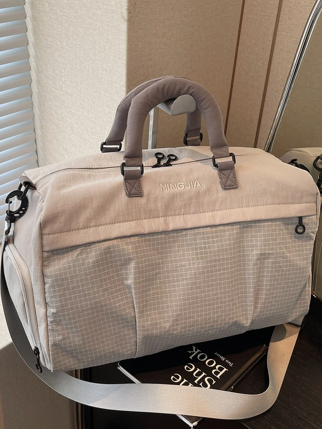 borsa-da-viaggio-a-mano-di-grande-capacita-per-uomini-e-donne-borsa-per-bagagli-alla-moda-per-brevi-viaggi-borsa-sportiva-con-scomparti-separati