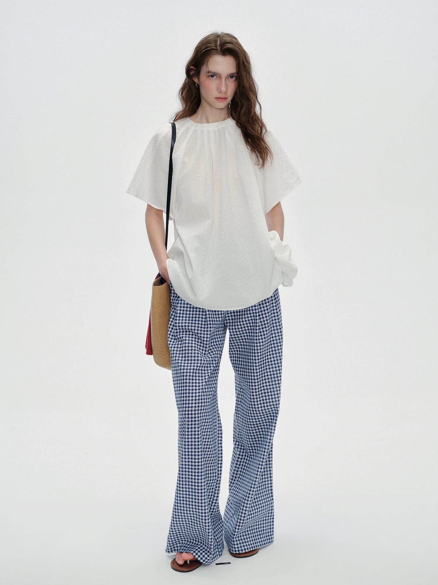 

Женская повседневная дышащая рубашка AIYUTONG с простым дизайном, цветными полосками, из хлопка и льна, свободного кроя, с круглым вырезом и коротким рукавом.