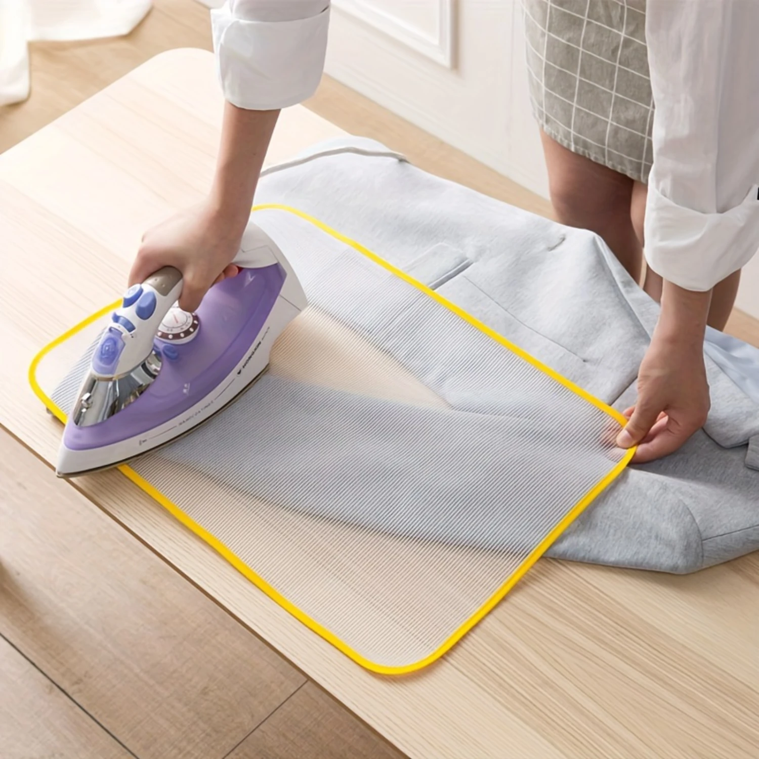 High-Quality Premium Insulation Pad for Safe Ironing - Protect Your Clothes & Ironing Board with this Reusable High-Temperature