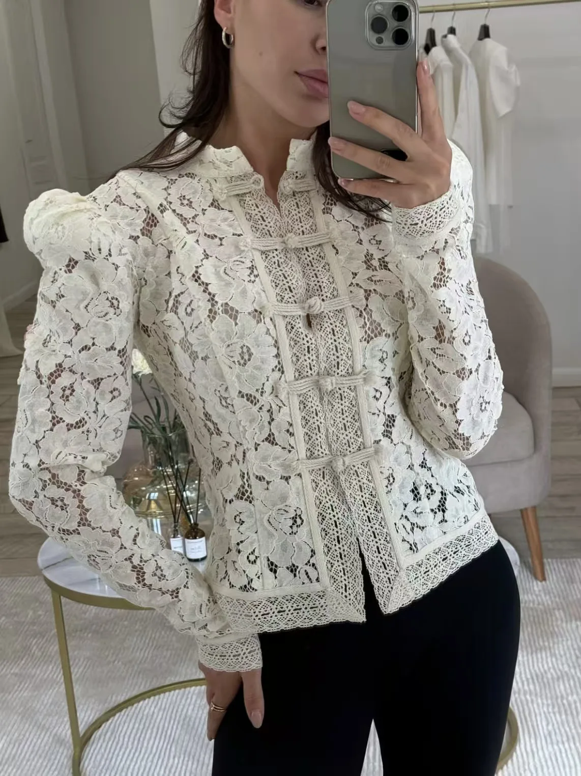 

Faionable Lace Hook Flower Slim Fit irt Stand Collar See tough Sexy Women's Commute Sle Long Sve Color Top