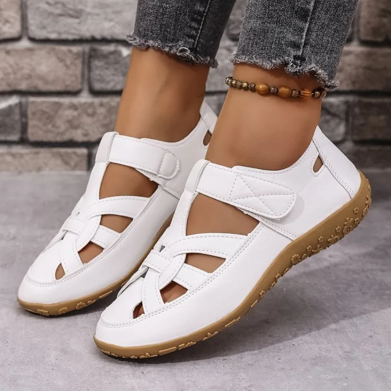 

2026 New Women Sandals Comfortable Flats Walking Ladies Sandals Covered Toe Beach Shoes Woman Fashion Outdoor Luxury Sandals