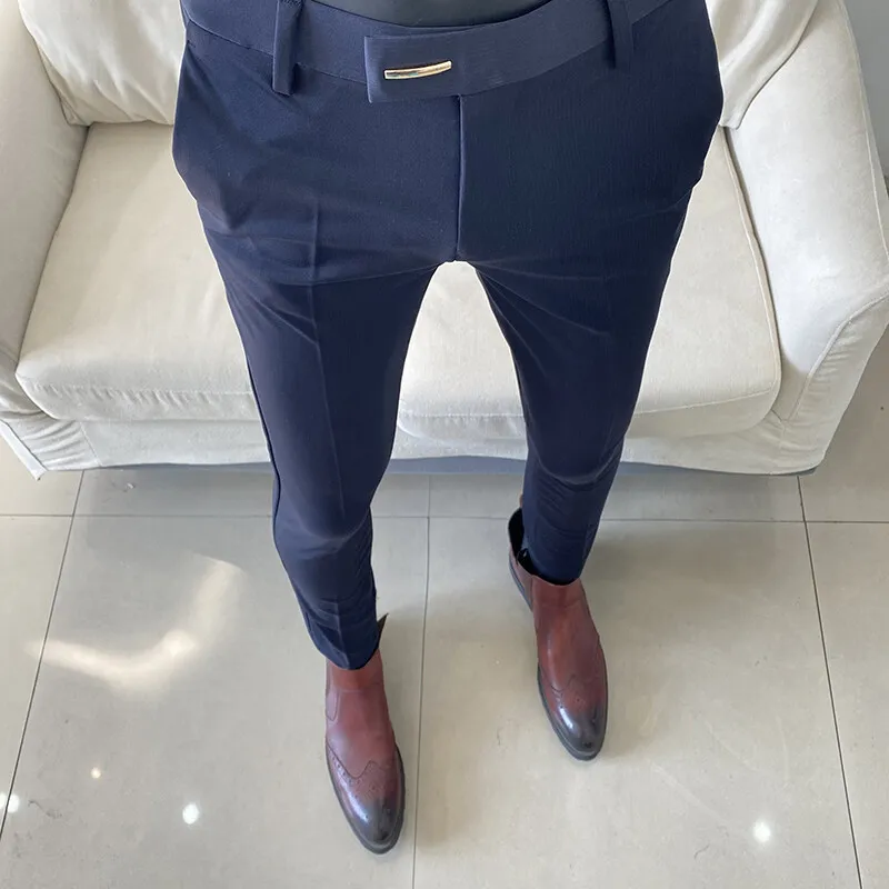 Pantaloni da abito a righe di alta qualità 2025 Primavera Nuovi uomini Pantaloni da abito sociali da ufficio formale da uomo d'affari Pantaloni da sposa casual slim fit