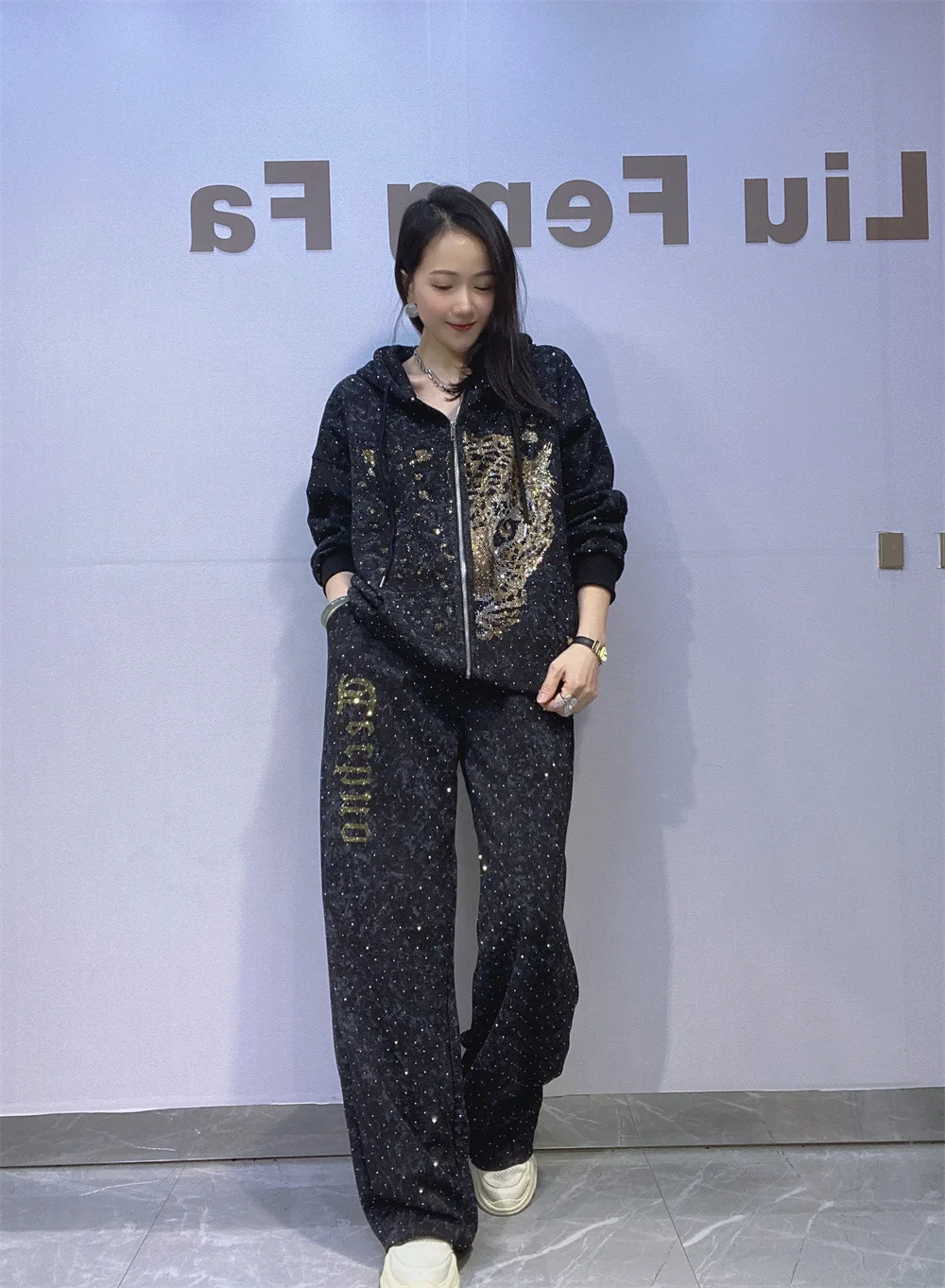 

Two Pieces Sweater Set For Female Cartoon Sequins Tracksuit Plus Size Sweater Suit Knitting Kit Cardigan Casual Sports Set