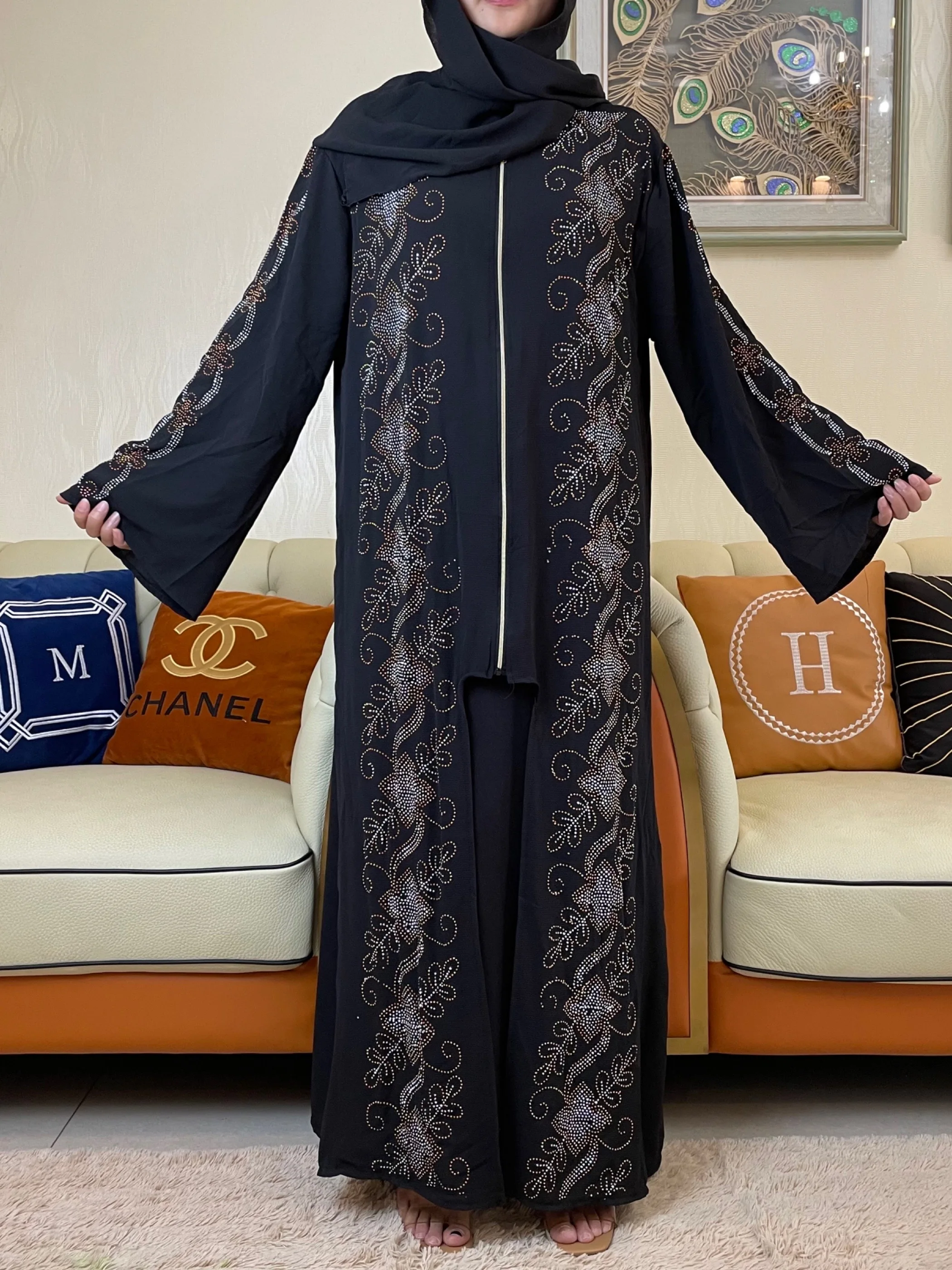 

New Abayas For Women Elegant Hijab Dress Dubai Turkey Muslim Long Sleeve Caftan Marocain Shiny Stones Kimono Islamic Clothing