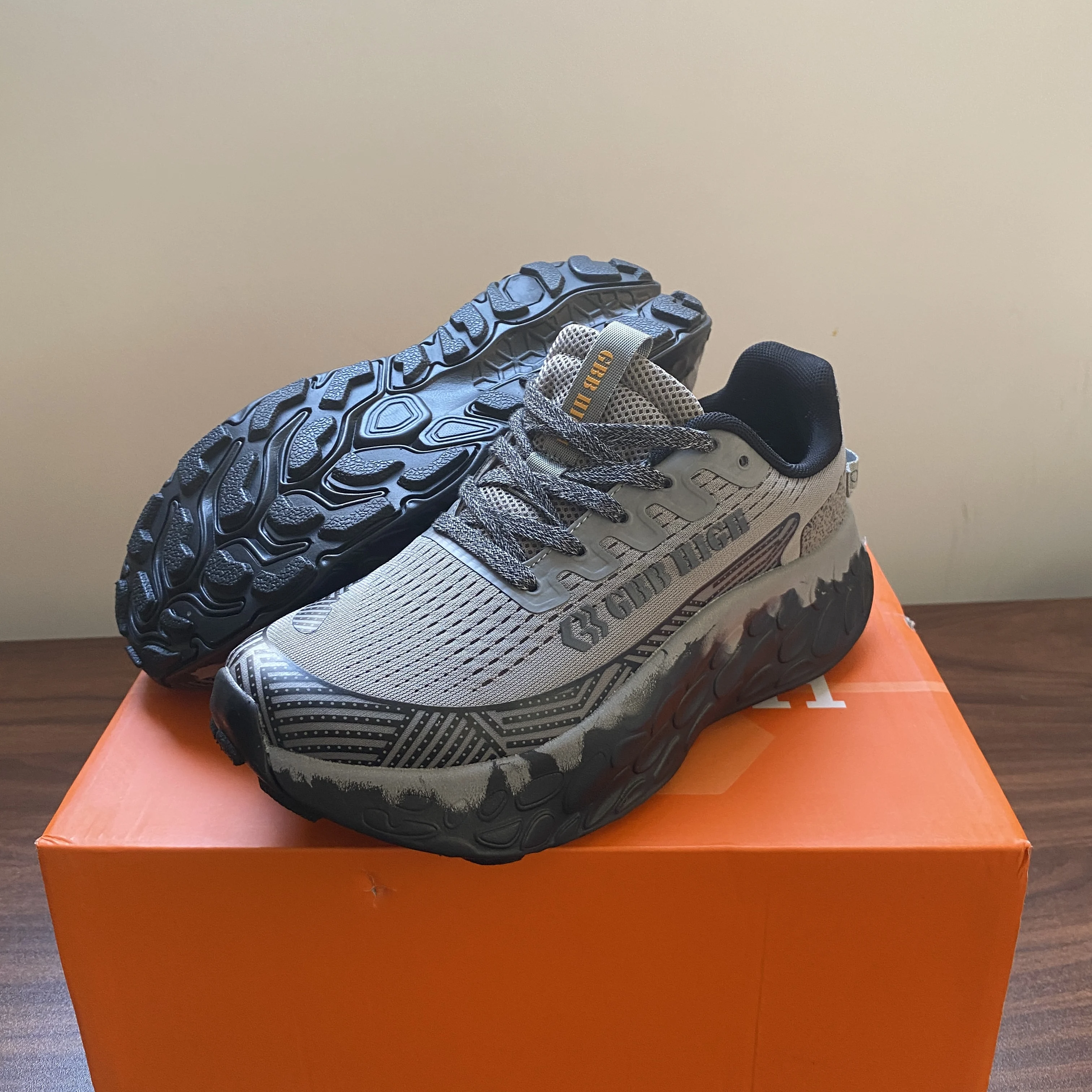 

Mens Hiking Shoes Womens Elastic Slip Resistant Sneakers Outdoor Comfortable Travel Running Shoes Wear-resistant Lightweight