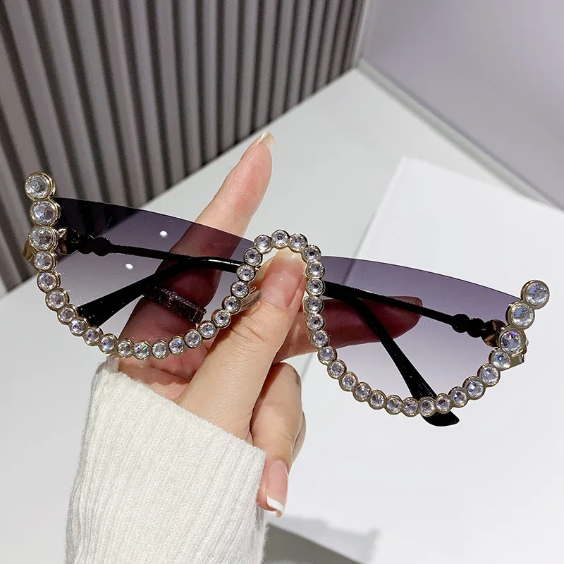 Retro Diamond Inlay Small Half Frame Sunglasses Women Cat Eye Sun Glasses Trendy Modern Eyewear Fashion Luxury Brand Designer Sh