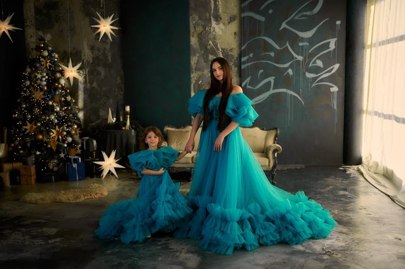 Nova chegada fofo mãe e me tule vestidos babados com trem plus size para sessão de fotos mãe e filha tule vestido de noite