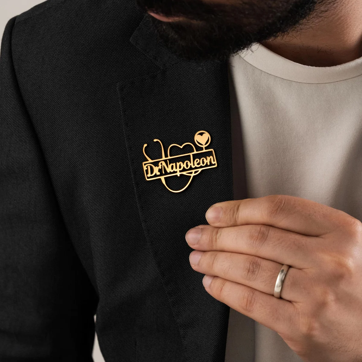 Estetoscópio personalizado broche coração cruz pinos crachá médico enfermeira rn. dr. nome jóias para aniversário enfermeiras dia anjo presente