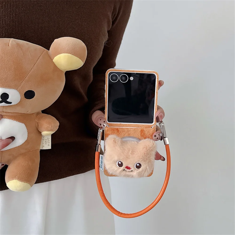 

Winter Warm Plush Bear With Magsafe Stand Phone Case for Samsung Galaxy ZFlip7 6 Z Flip6 7FE Flip5 6 Cover Cute Shockproof Cases