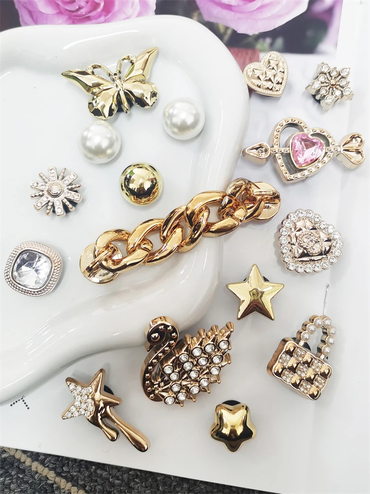 16PCS Golden Luxury Shoe Charms ABS Swans Buckle Decorations DIY Heart Arrow Pins Clogs Accessories Fit Women Sandals Xmas Gifts