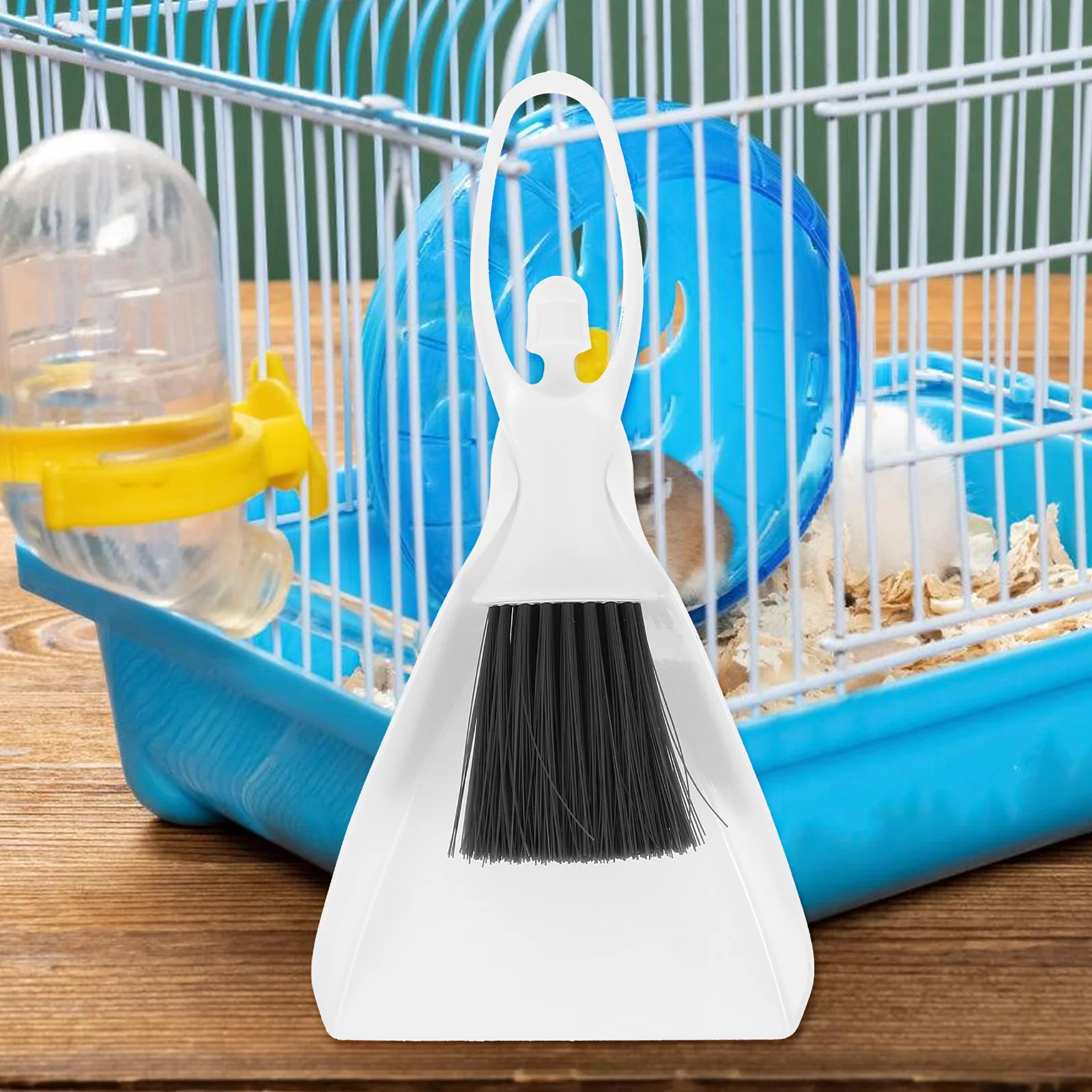 

1Set Small Broom and Dustpan Set Multi-Function Mini Cleaning Tool for Rabbit Guinea Pig Hedgehog Cage Tabletop Drawer