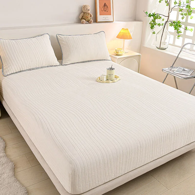 Carved Thickened Milk Velvet Fitted Sheet Ultra Soft Warm Mattress Protective Cover for Winter Dustproof Dirt-Proof Bed Cover