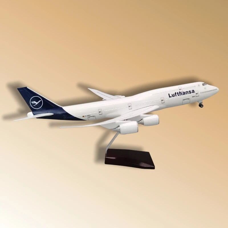 B747 Lufthansa Airlines 47cm Die-Cast Resin Materials 1/150 Scale Model With wheels and landing gear for Display or as a Gif