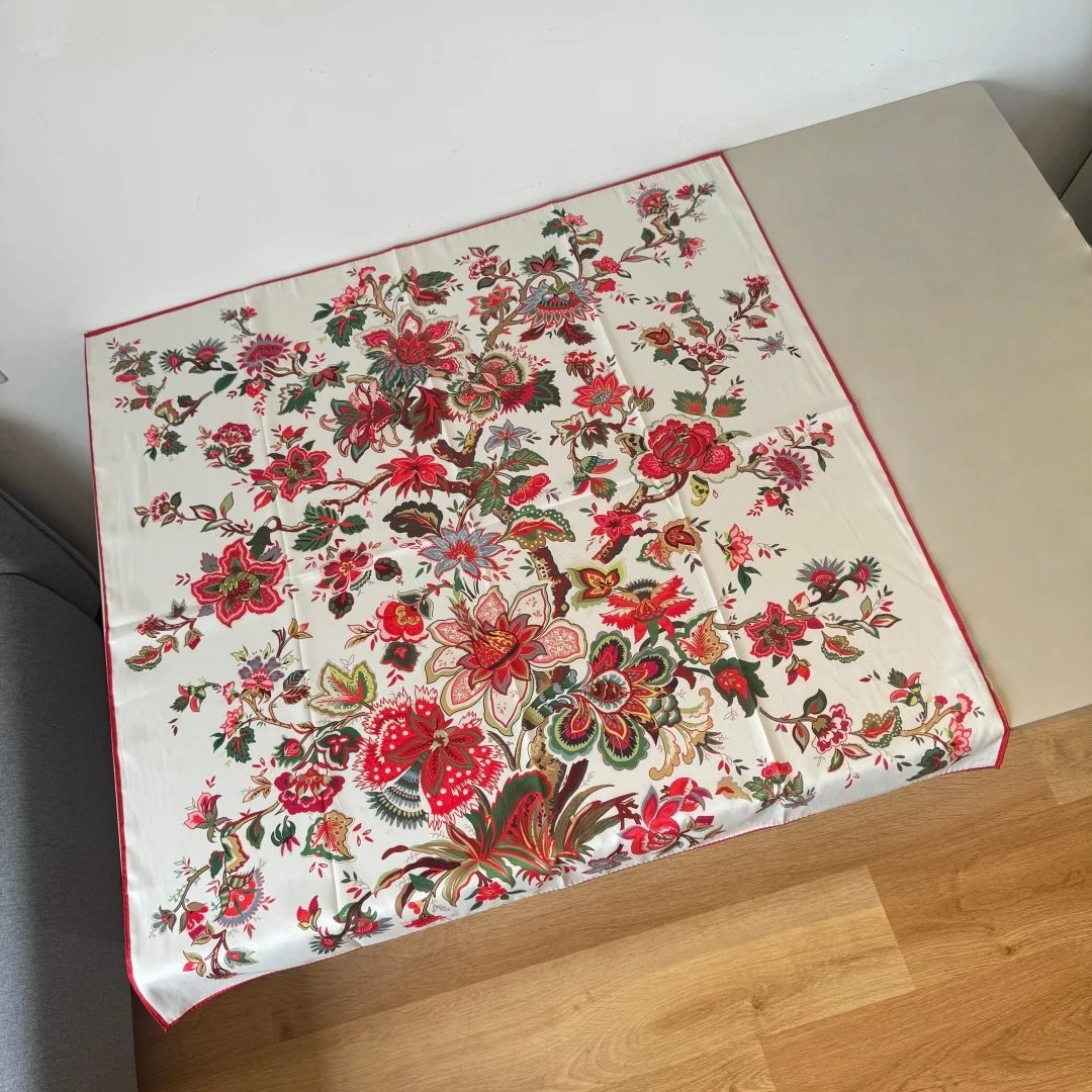 

Women's Silk Shawl Is Made of 100% Mulberry Silk Twill Fabric It Is A High-end Luxury Brand Silk Scarf 90*90cm Premium Gift