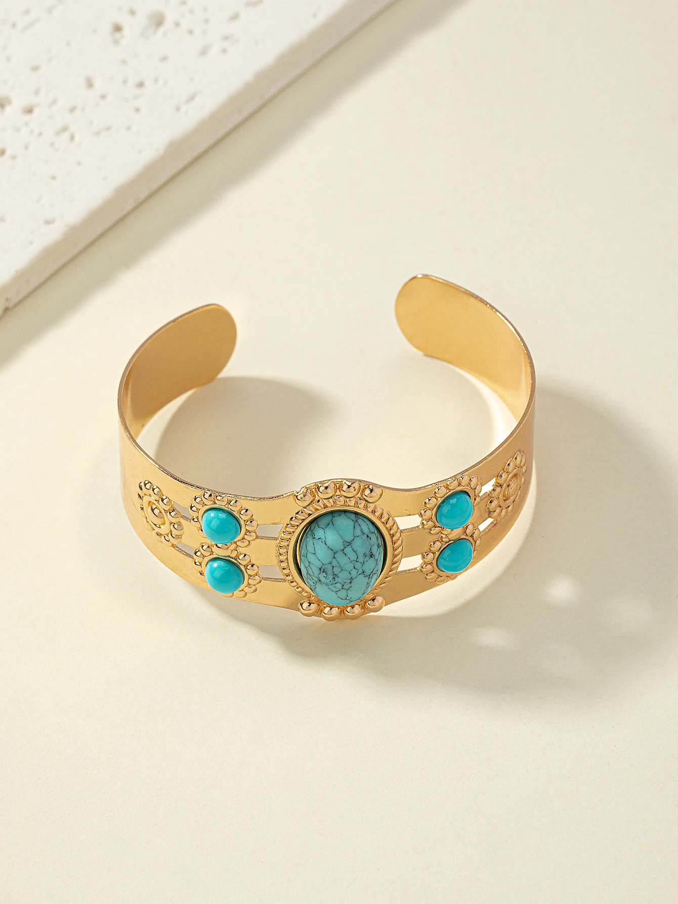 Модный и уникальный изысканный браслет с имитацией бирюзы, подходящий для повседневного ношения на банкетах и фестивалях.