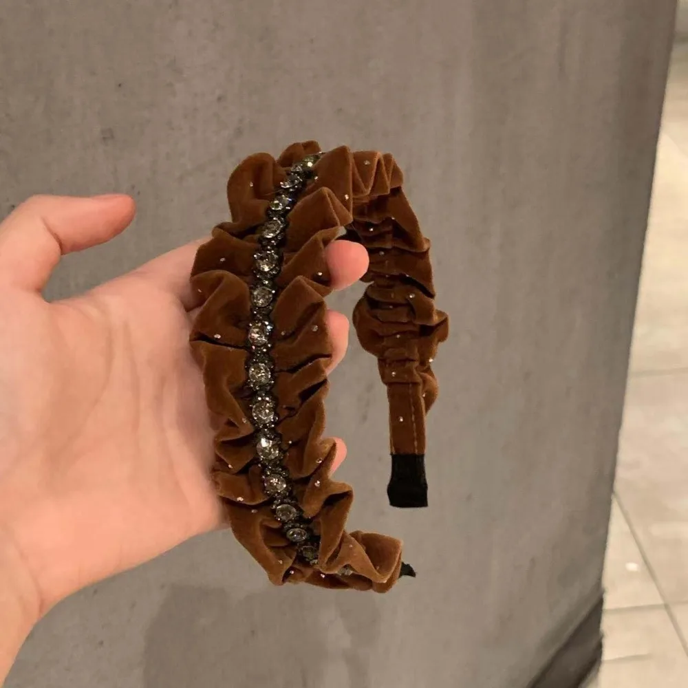 

Elegant Velvet Pleated Hair Hoop French Style Headwear Shiny Rhinestone Headband Dark Coffee Black Women Sequin Hairband Banquet