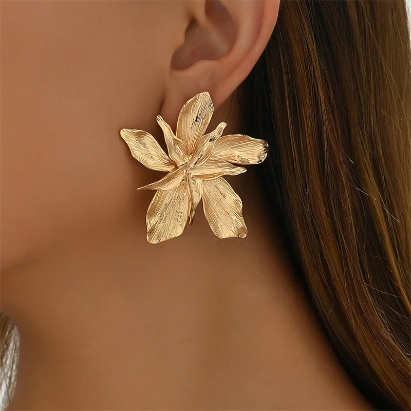 2024 New Vintage Metal Gold Color Flower Big Earrings For Women Fashion Floral Statement Earrings Jewelry Gift Wholesale