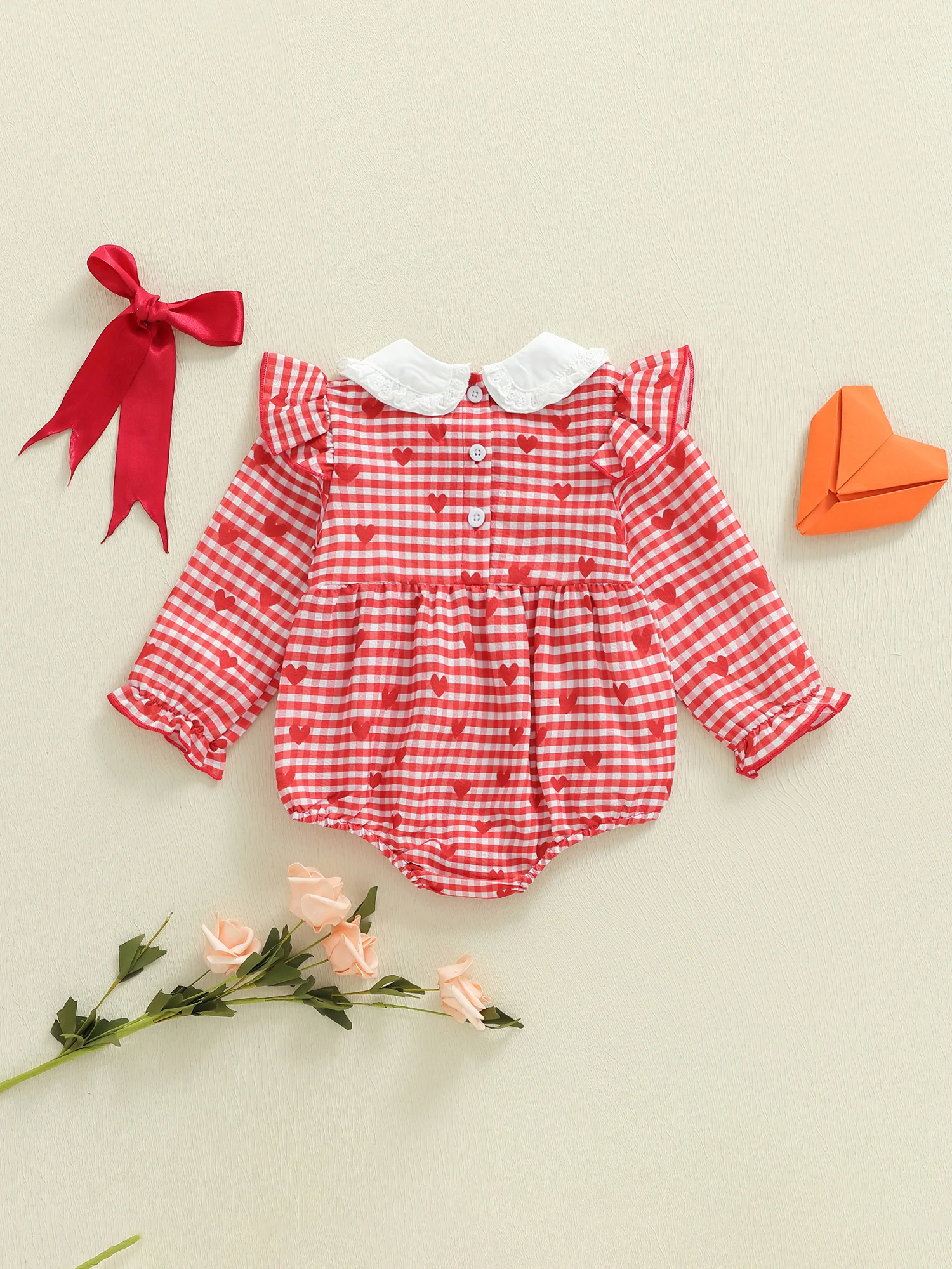 

Комбинезон для маленьких девочек на День святого Валентина, клетчатый принт в форме сердца, боди с вышитым кукольным воротником, бантом и длинными рукавами, тематика любви