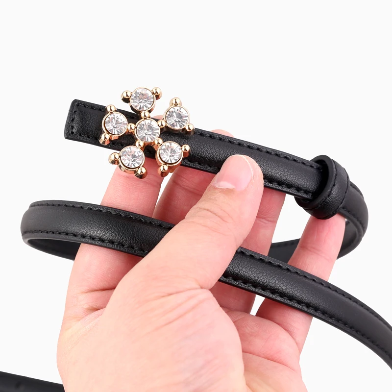 Ceinture élégante en cuir fendu pour femme, fleur de diamant avec jupe habillée