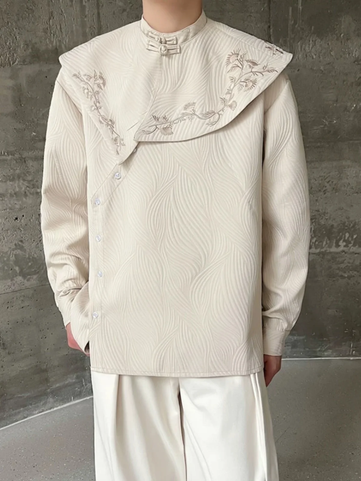 

Новая осенне-зимняя мужская удлиненная куртка со съемными вышитыми элементами на плечах, повседневная верхняя одежда, модная...