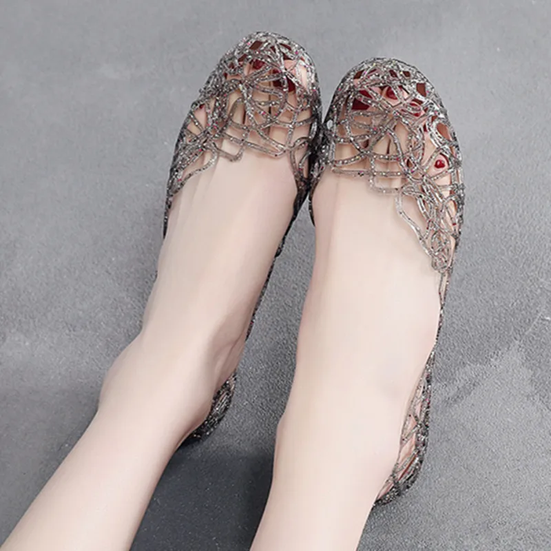 Casual Flat-soled Women Sandals Hollow Out Clear Beach Jelly Shoes Breathable Shallow Mouth Bling Sandals Ladies