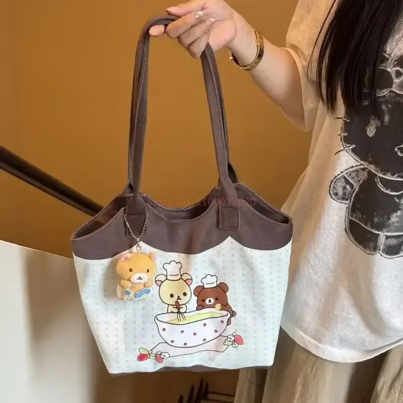 กระเป๋าผ้าแคนวาสสะพายไหล่ลายริลัคคุมะน่ารัก ขนาดใหญ่ จุของได้เยอะ เหมาะสำหรับใช้ในชีวิตประจำวัน นักเรียน นักศึกษา ใช้เดินทาง ของขวัญสไตล์ญี่ปุ่น