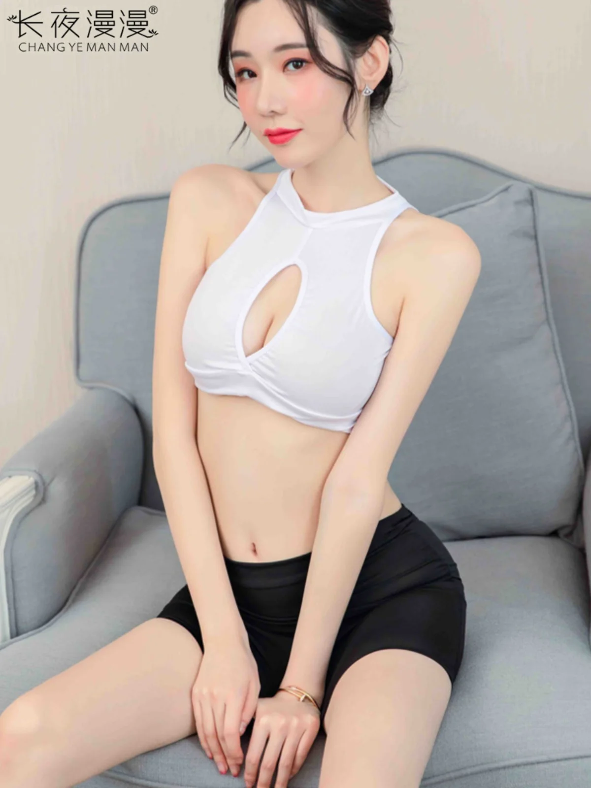 

Sexy Pajamas with Small Breasts Tempting Female Secretary OL Uniform Passionate Hot Wrap Hip Short Skirt