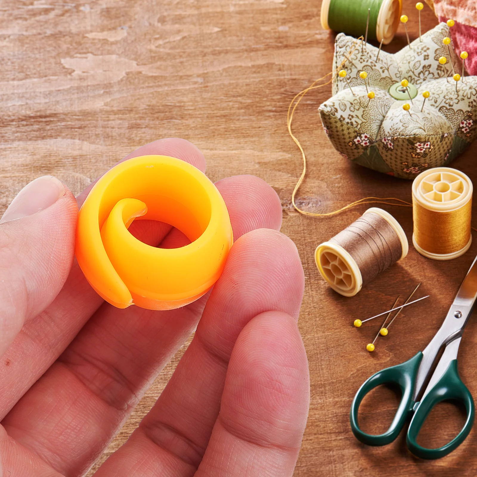 

50 Pcs Bobbin Holder Clips Thread Spool Huggers Silicone Sewing Supplies Bright Colors Mix Non Slip Embroidery Quilting Machine