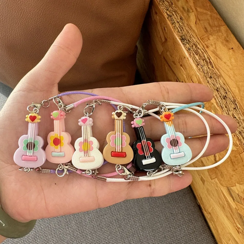 

Dollhouse Mini Guitar Model Scene Accessories Mini DIY Decorations 5pcs