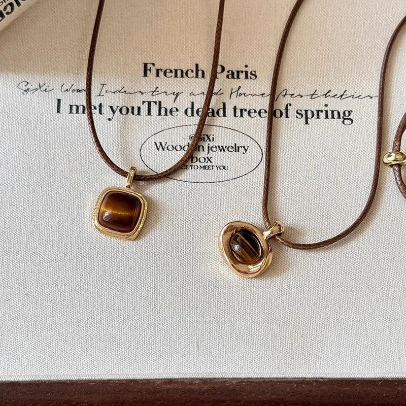 Autumn Winter Maillard Yadan Style Tiger Eye Stone Leather Cord Sliding Necklace Minimalist Fashion Long Sweater Chain