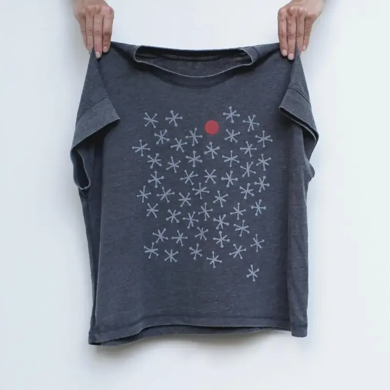 Flattering Drop Shoulder Jersey Knit Top Relaxed Fit Flowy Women's Blouse Mid Century Retro Jacks Game Screen prinT T Shirt